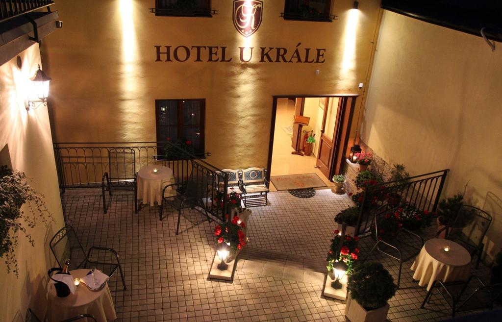 Hotel U Krale ยีชิน ภายนอก รูปภาพ
