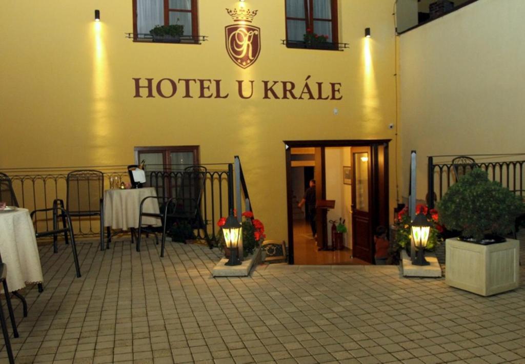 Hotel U Krale ยีชิน ภายนอก รูปภาพ