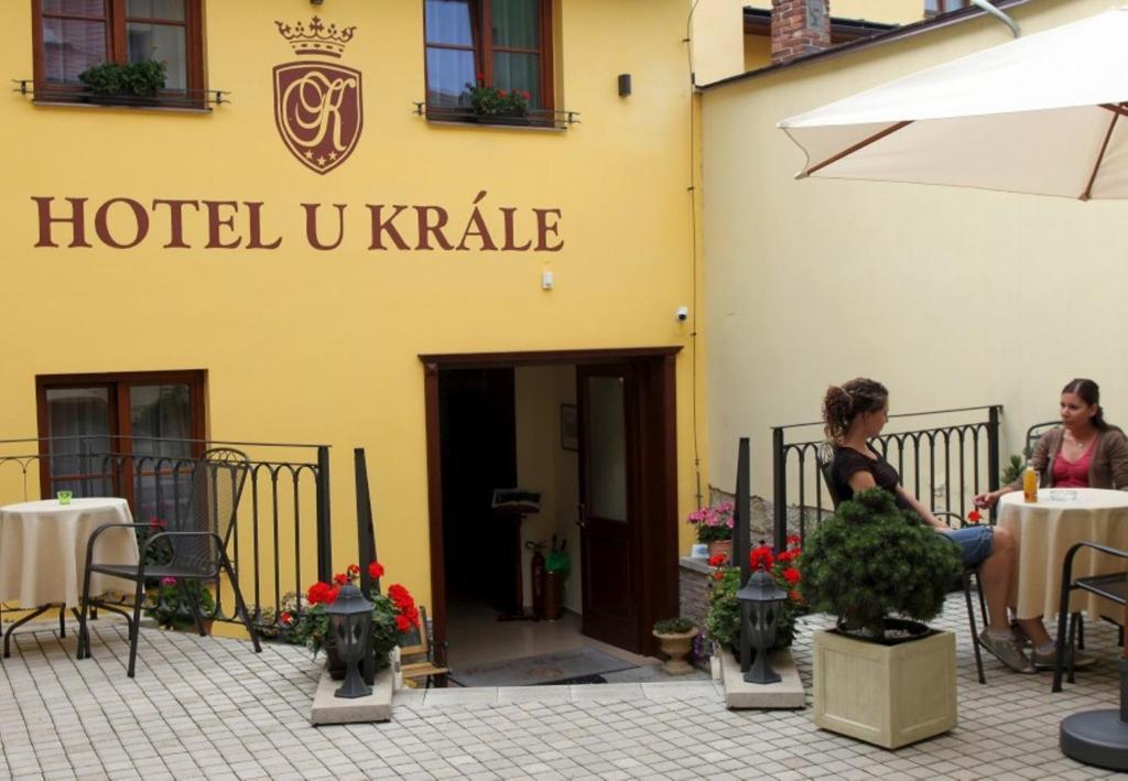 Hotel U Krale ยีชิน ภายนอก รูปภาพ