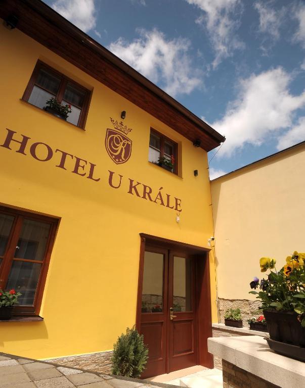 Hotel U Krale ยีชิน ภายนอก รูปภาพ