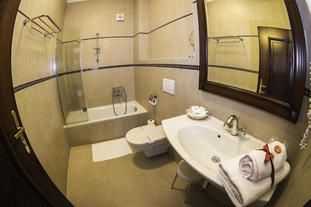 Hotel U Krale ยีชิน ภายนอก รูปภาพ